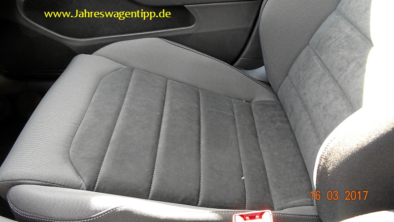 VW Golf 7 Facelift Highline DSG 92 KW (neues Modell) ACC Navi LED Panoramadach Jahreswagen 