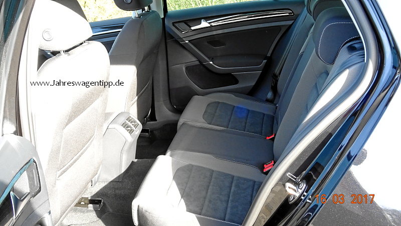 VW Golf 7 Facelift Highline DSG 92 KW (neues Modell) ACC Navi LED Panoramadach Jahreswagen 