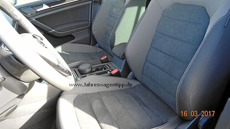 VW Golf 7 Facelift Highline DSG 92 KW (neues Modell) ACC Navi LED Panoramadach Jahreswagen 