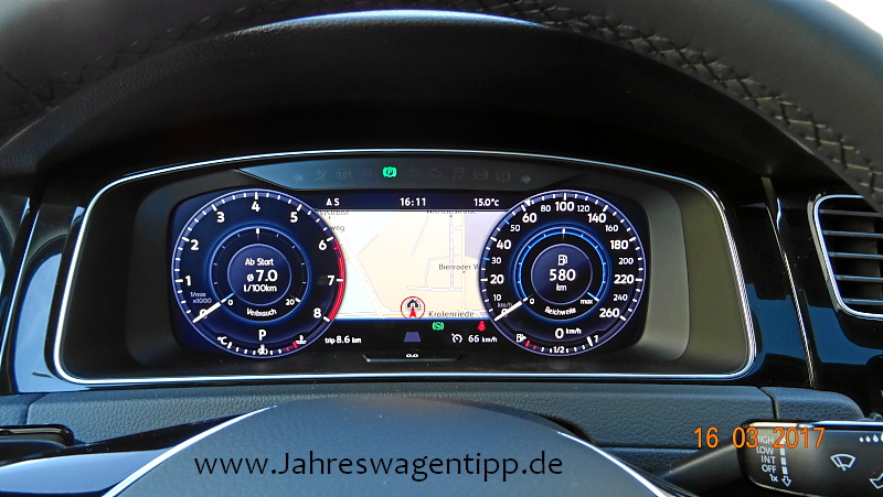 VW Golf 7 Facelift Highline DSG 92 KW (neues Modell) ACC Navi LED Panoramadach Jahreswagen 