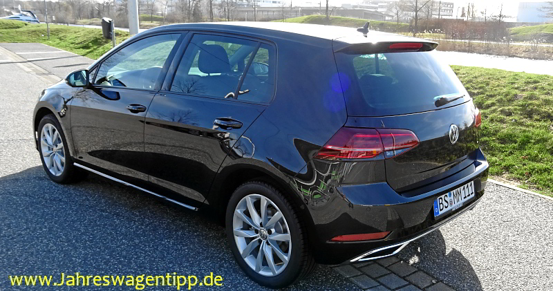 VW Golf 7 Facelift Highline DSG 92 KW (neues Modell) ACC Navi LED Panoramadach Jahreswagen 