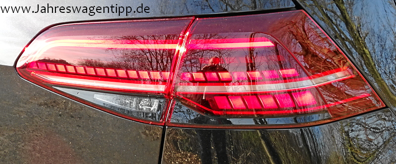 VW Golf 7 Facelift Highline DSG 92 KW (neues Modell) ACC Navi LED Panoramadach Jahreswagen 