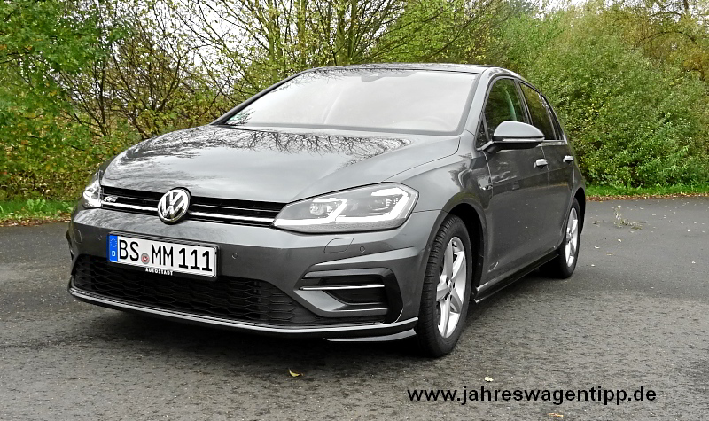 VW Golf 7 Highline DSG 110 KW DCC ACC Navi LED Panoramadach StandheizungJahreswagen 