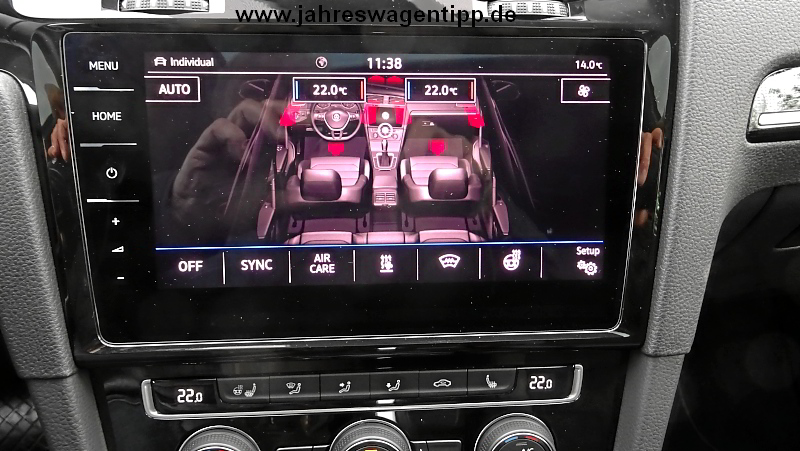 VW Golf 7 Highline DSG 110 KW DCC ACC Navi LED Panoramadach StandheizungJahreswagen 