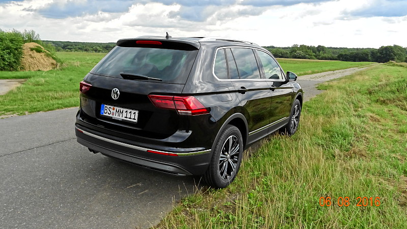 VW Tiguan Highline 4Motion DSG TDI 140 KW (neues Modell) ACC Navi AHK LED Panoramadach Jahreswagen 