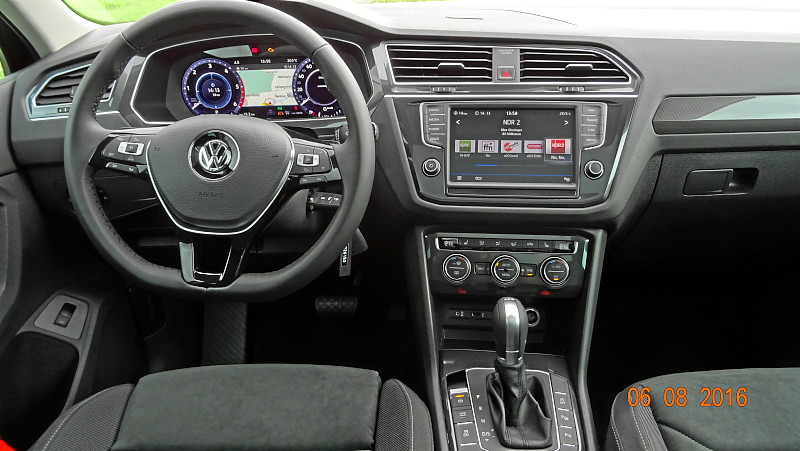 VW Tiguan Highline 4Motion DSG TDI 140 KW (neues Modell) ACC Navi AHK LED Panoramadach Jahreswagen 