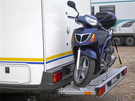 Huckepack auf dem Wohnmobil